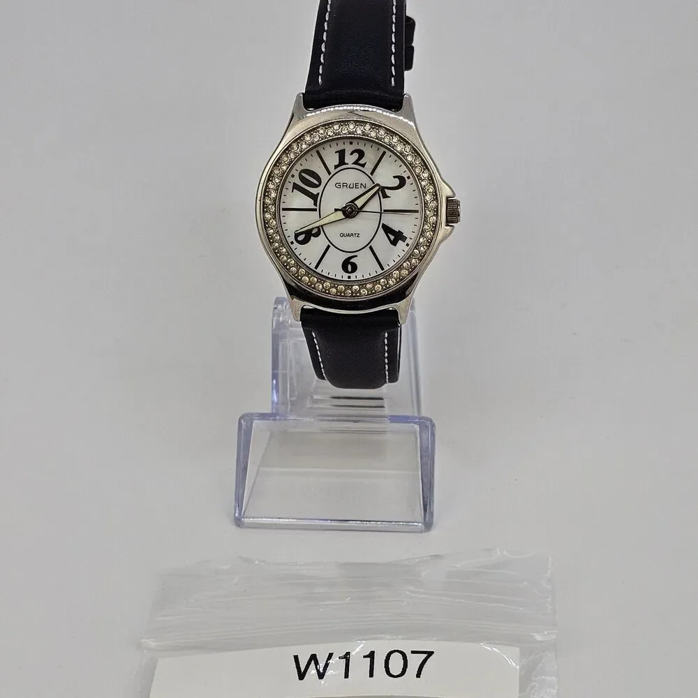 Gruen Women's Watch 36MM White Dial New Black White Leather Bands New‎ Battery